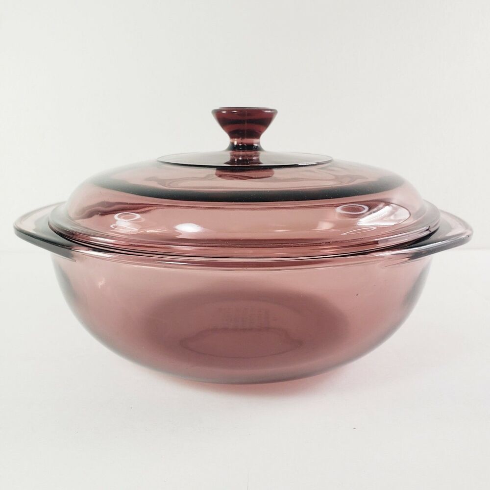 Pyrex Casserole Dish w/ Lid 1.5 Liter Cranberry Round Glass Purple Vintage